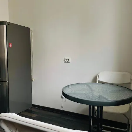 Black At Blossom Hill * Reval