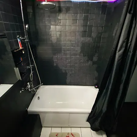 Apartment Black At Blossom Hill *