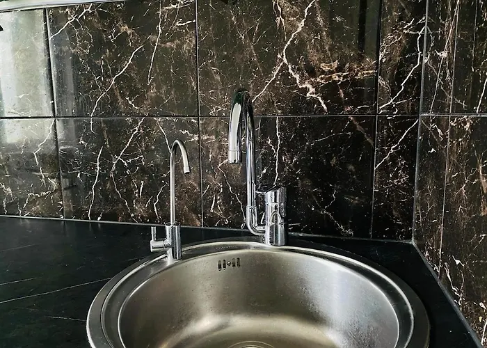 Black At Blossom Hill Apartman *