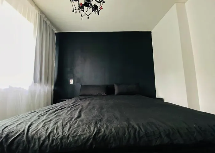 Black At Blossom Hill Apartman Tallinn