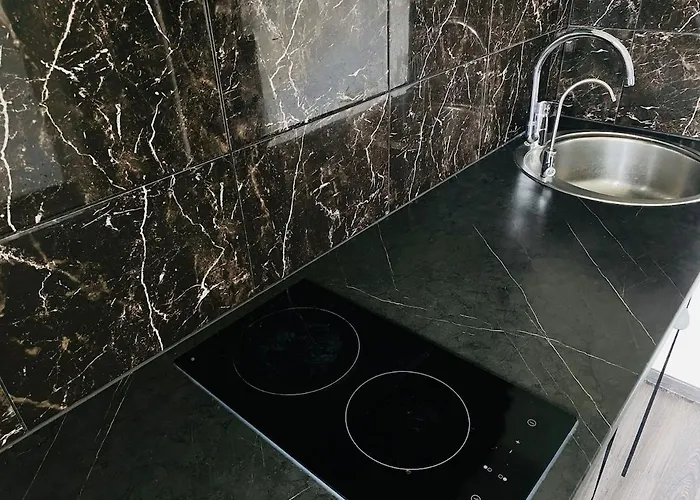 Black At Blossom Hill Apartman *