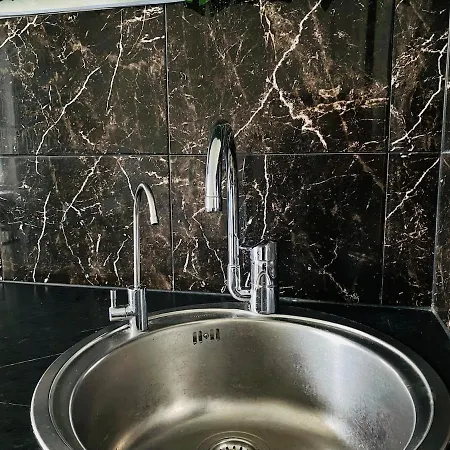 Black At Blossom Hill Apartment *